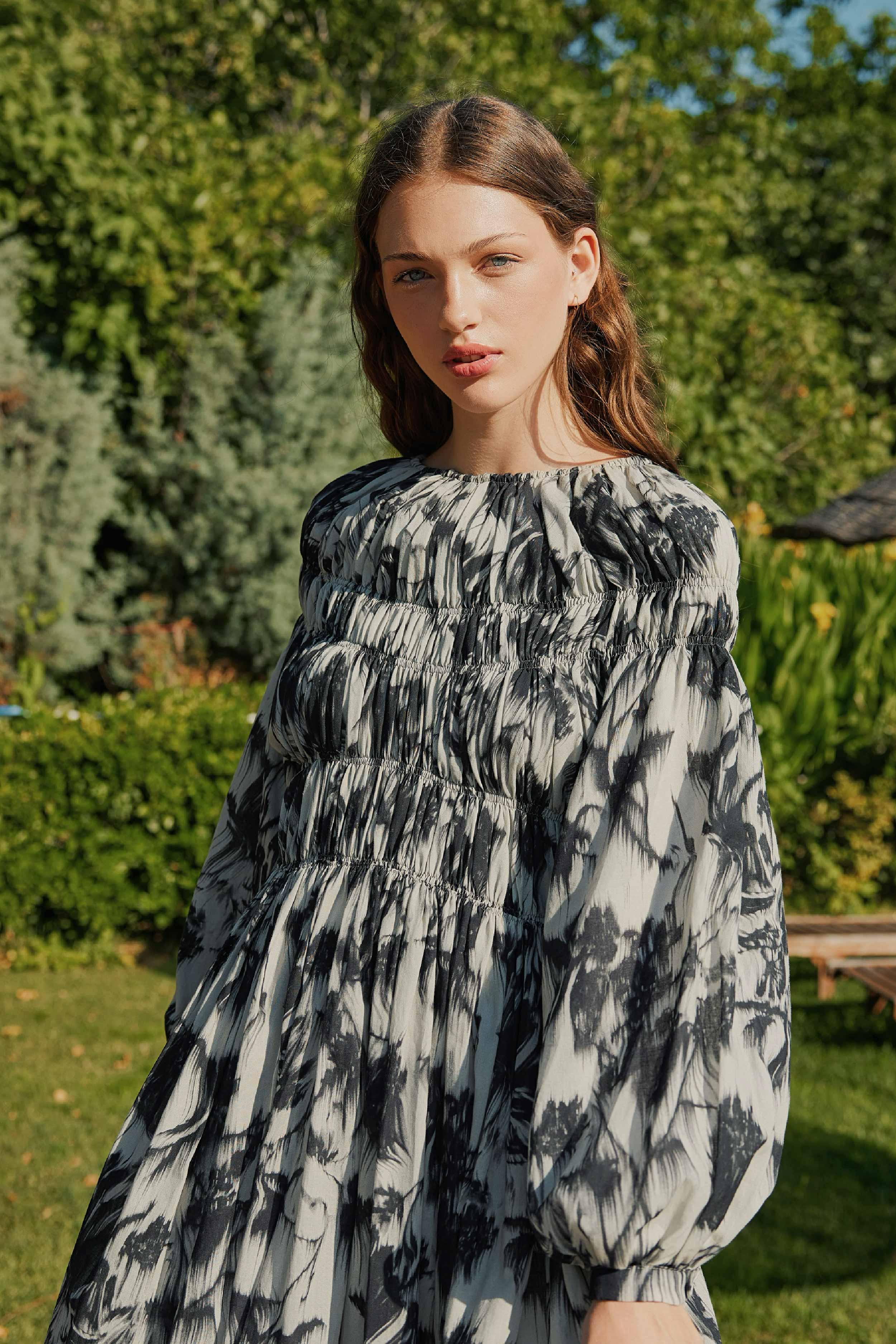 PATTERNED GIPELI DRESS BLACK